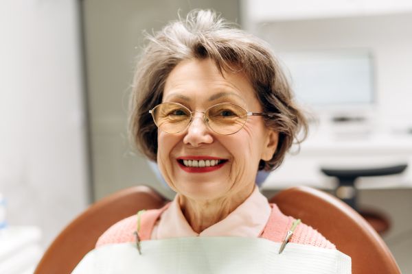 The Benefits Of Dentures After Tooth Extraction